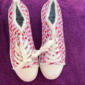 Source Unknown White Sneakers with Red 'Love' Script
